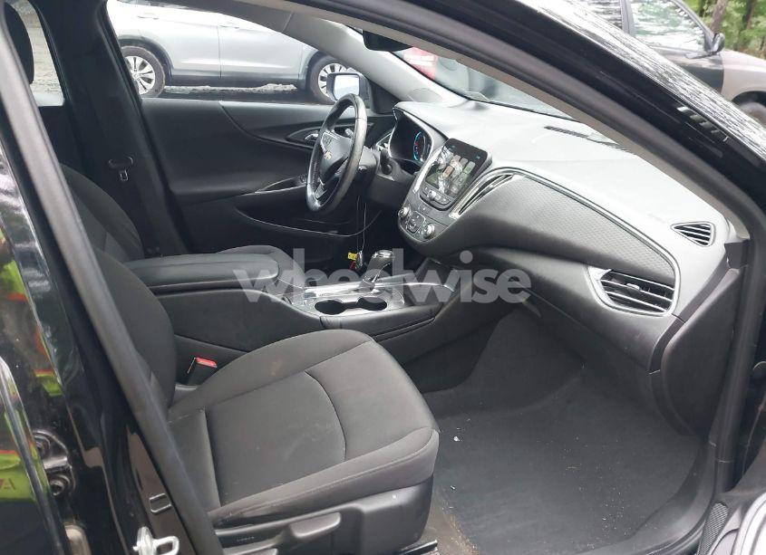 Photo 5 of 2018 Chevrolet Malibu LT (VIN 1G1ZD5ST5JF220015)