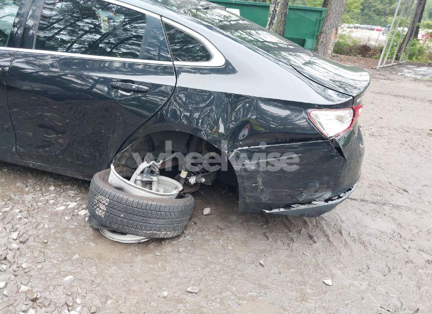 Photo 6 of 2018 Chevrolet Malibu LT (VIN 1G1ZD5ST5JF220015)