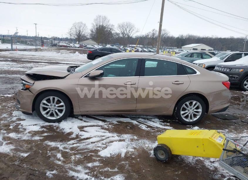 Photo 14 of 2018 Chevrolet Malibu LT (VIN 1G1ZD5ST5JF229720)