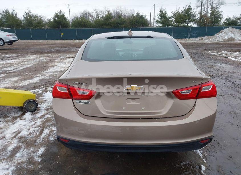 Photo 16 of 2018 Chevrolet Malibu LT (VIN 1G1ZD5ST5JF229720)