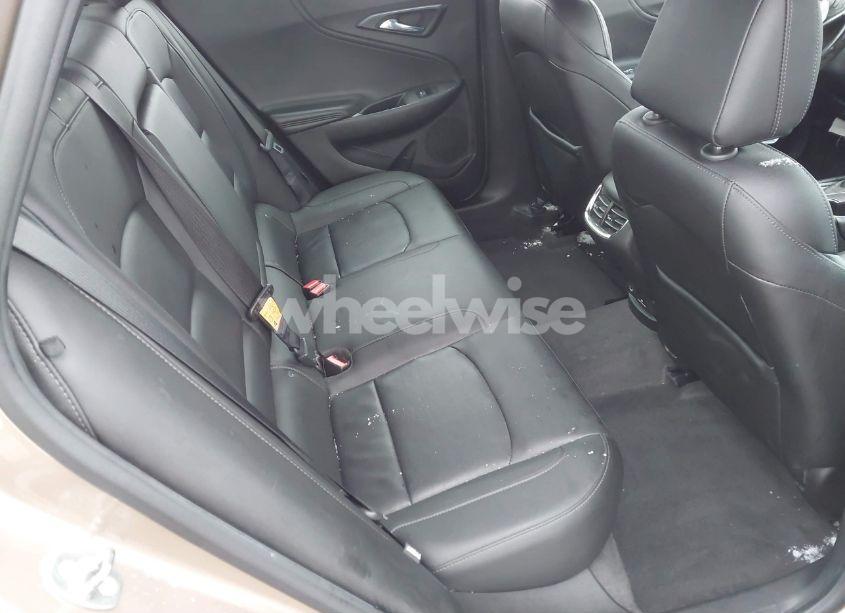 Photo 8 of 2018 Chevrolet Malibu LT (VIN 1G1ZD5ST5JF229720)