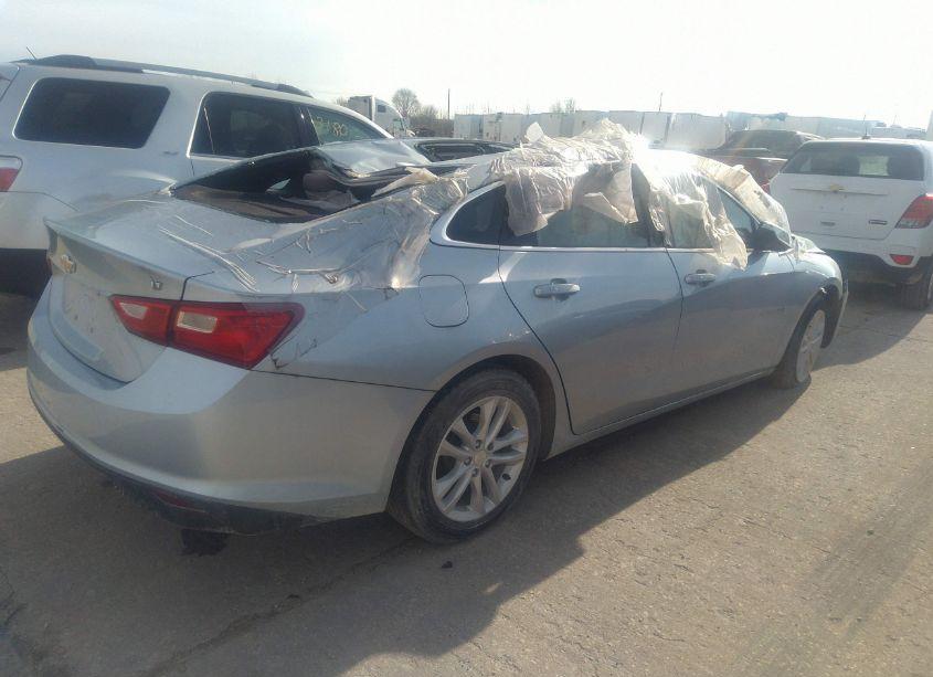 Photo 4 of 2018 Chevrolet Malibu LT (VIN 1G1ZD5ST5JF232018)