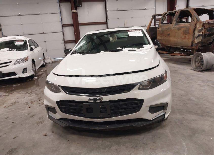 Photo 13 of 2018 Chevrolet Malibu LT (VIN 1G1ZD5ST5JF238479)