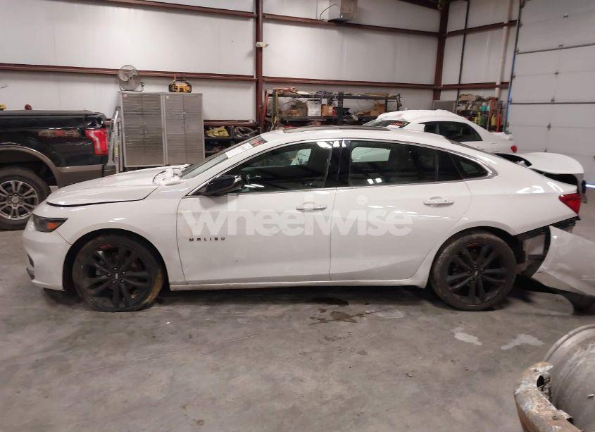 Photo 15 of 2018 Chevrolet Malibu LT (VIN 1G1ZD5ST5JF238479)