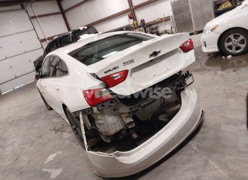 Photo 3 of 2018 Chevrolet Malibu LT (VIN 1G1ZD5ST5JF238479)