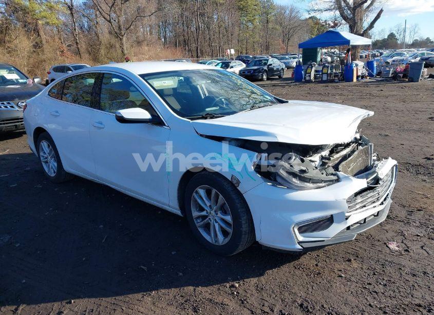 2018 Chevrolet Malibu LT (VIN 1G1ZD5ST5JF244797) main photo
