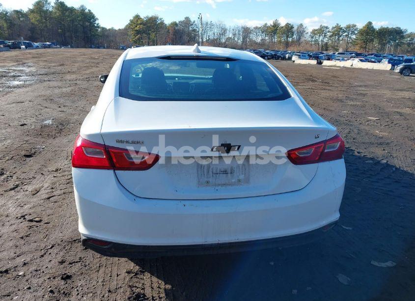 Photo 16 of 2018 Chevrolet Malibu LT (VIN 1G1ZD5ST5JF244797)