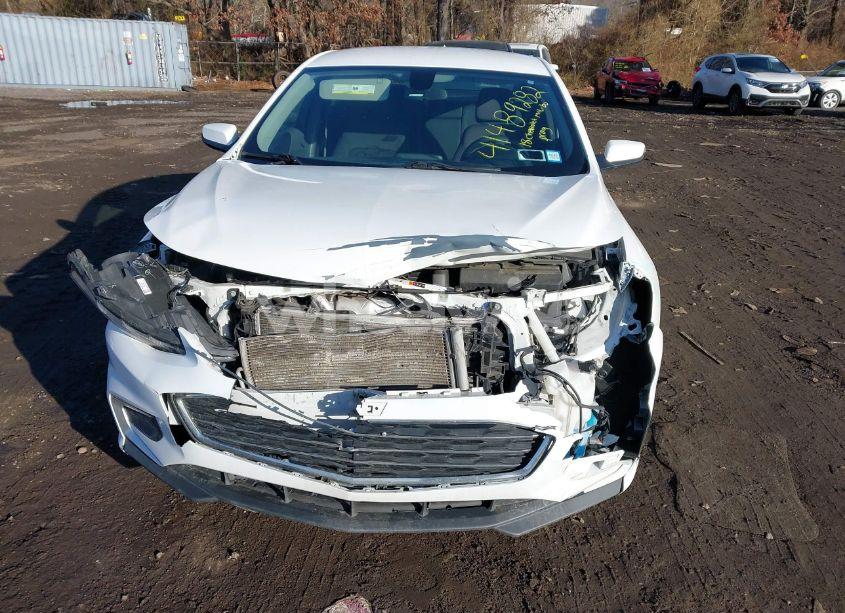 Photo 6 of 2018 Chevrolet Malibu LT (VIN 1G1ZD5ST5JF244797)
