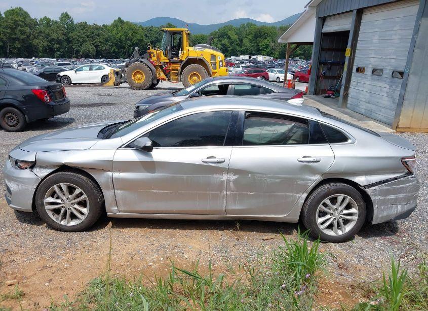 Photo 15 of 2018 Chevrolet Malibu LT (VIN 1G1ZD5ST5JF249031)