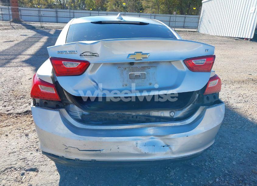 Photo 12 of 2018 Chevrolet Malibu LT (VIN 1G1ZD5ST5JF249563)