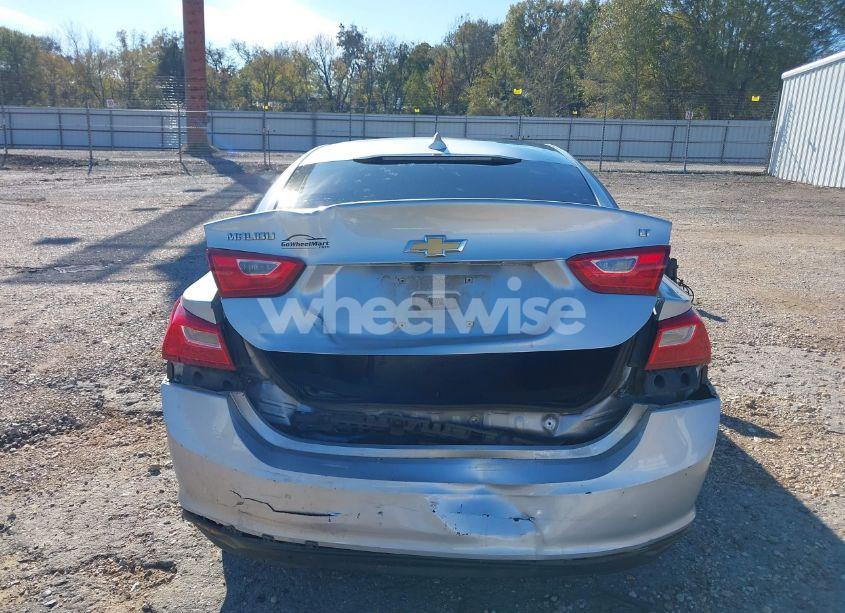 Photo 17 of 2018 Chevrolet Malibu LT (VIN 1G1ZD5ST5JF249563)