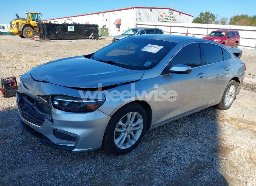 Photo 2 of 2018 Chevrolet Malibu LT (VIN 1G1ZD5ST5JF249563)