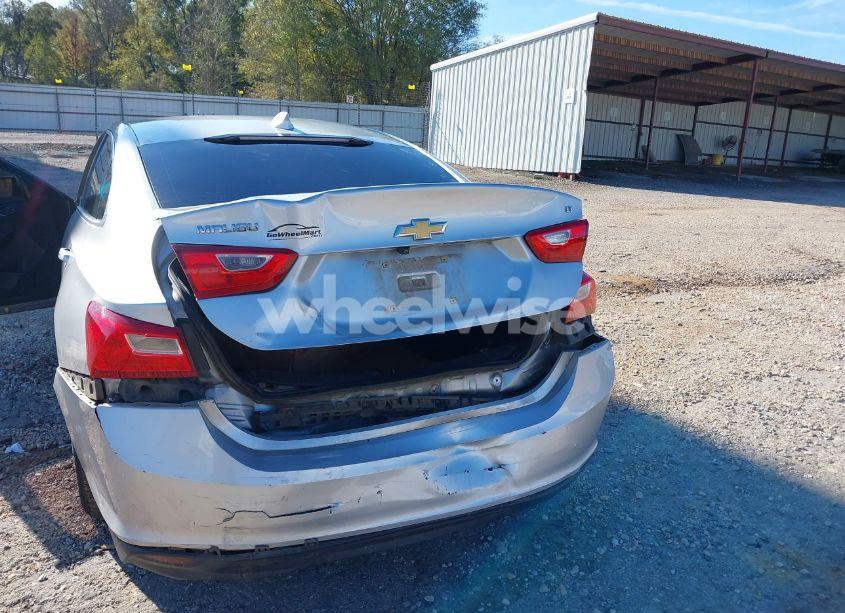 Photo 21 of 2018 Chevrolet Malibu LT (VIN 1G1ZD5ST5JF249563)