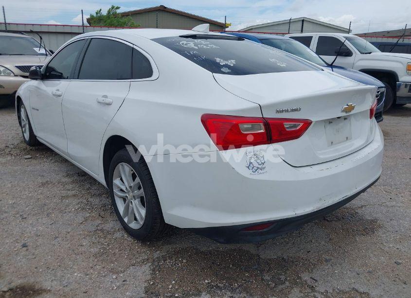 Photo 3 of 2018 Chevrolet Malibu LT (VIN 1G1ZD5ST5JF253628)