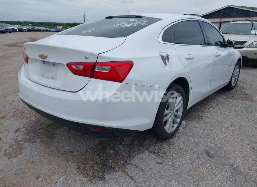 Photo 4 of 2018 Chevrolet Malibu LT (VIN 1G1ZD5ST5JF253628)