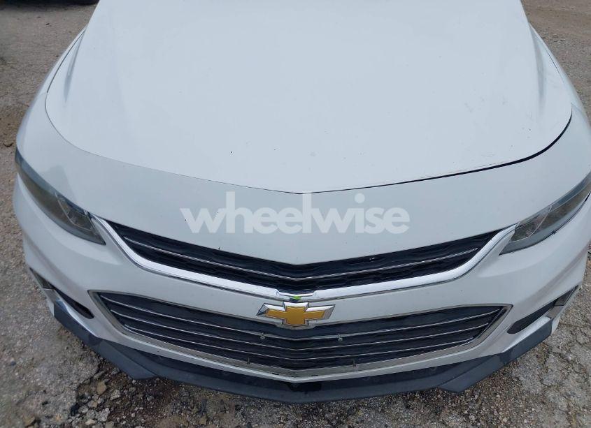 Photo 6 of 2018 Chevrolet Malibu LT (VIN 1G1ZD5ST5JF253628)