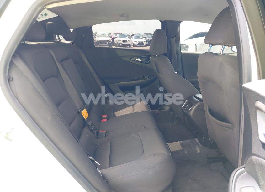 Photo 8 of 2018 Chevrolet Malibu LT (VIN 1G1ZD5ST5JF253628)