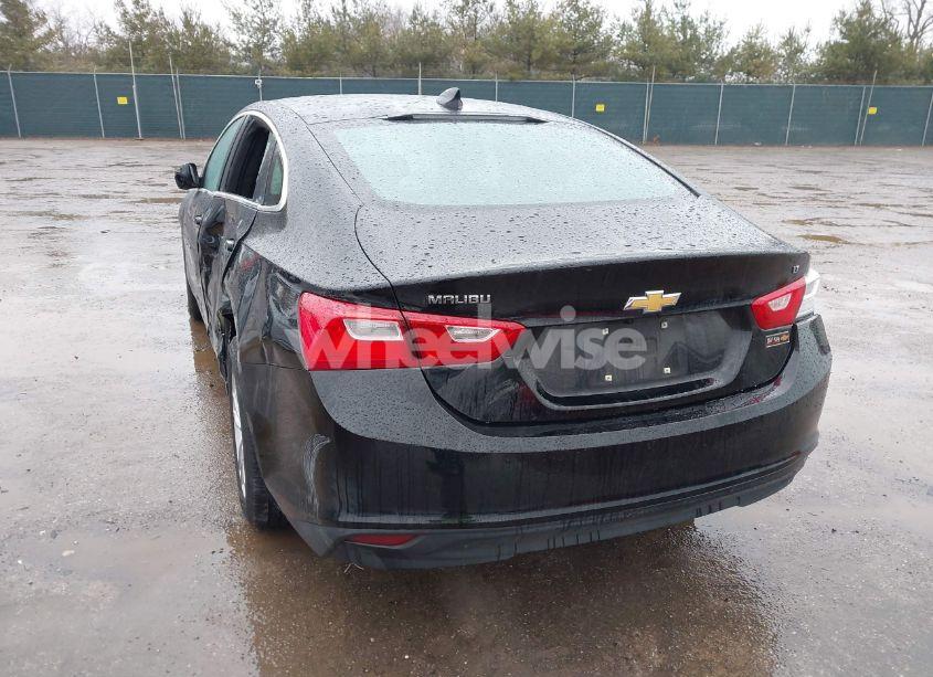 Photo 3 of 2018 Chevrolet Malibu LT (VIN 1G1ZD5ST5JF266444)