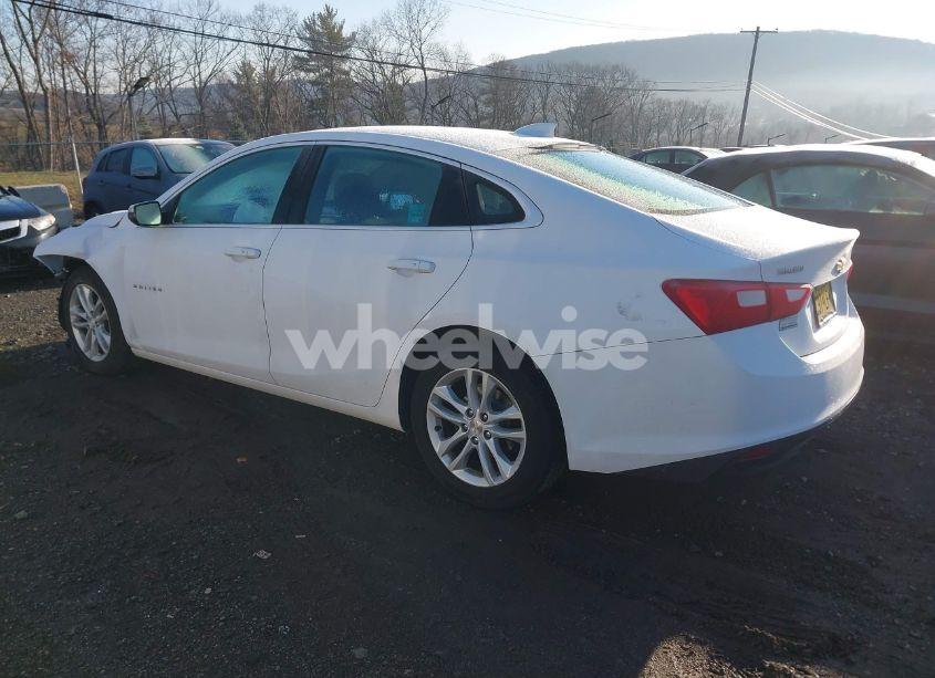 Photo 3 of 2018 Chevrolet Malibu LT (VIN 1G1ZD5ST5JF267044)