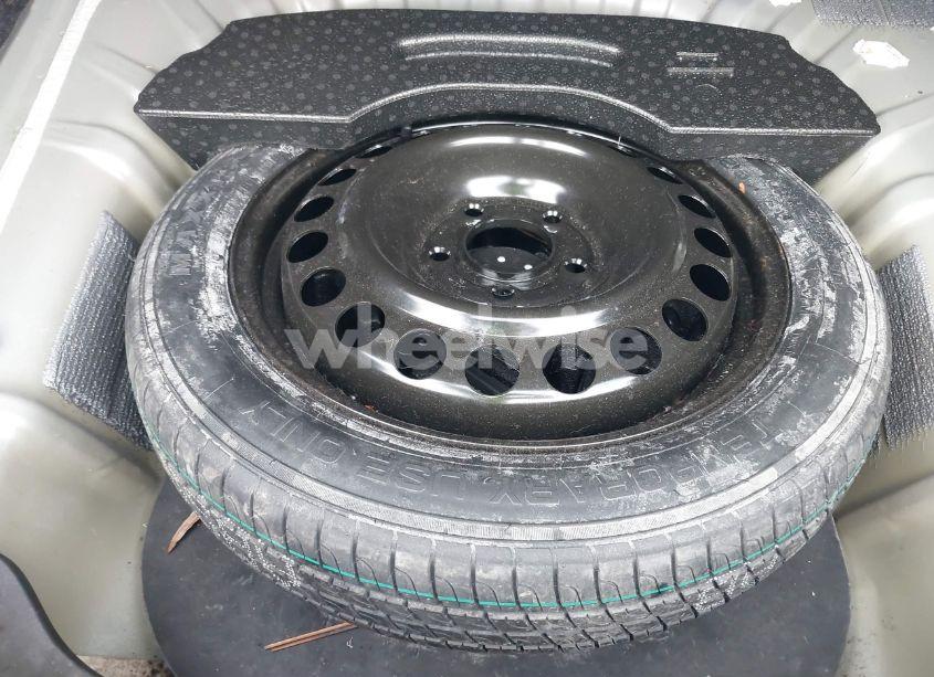 Photo 12 of 2018 Chevrolet Malibu LT (VIN 1G1ZD5ST5JF278853)