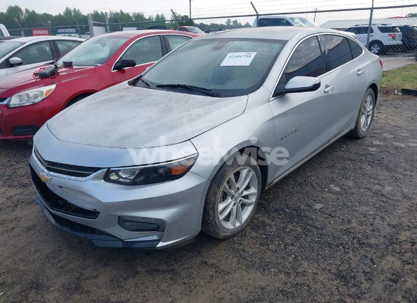 Photo 2 of 2018 Chevrolet Malibu LT (VIN 1G1ZD5ST5JF278853)