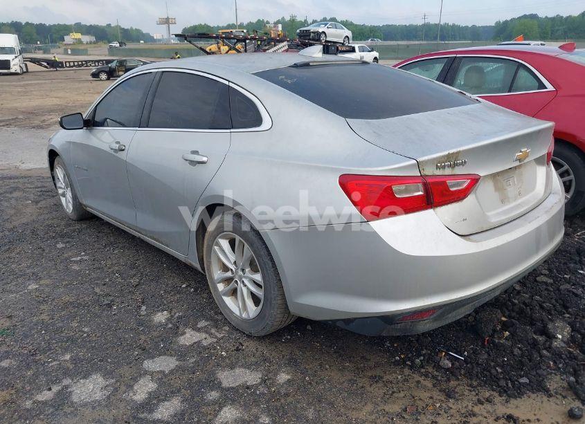 Photo 3 of 2018 Chevrolet Malibu LT (VIN 1G1ZD5ST5JF278853)