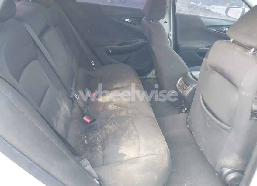 Photo 8 of 2018 Chevrolet Malibu LT (VIN 1G1ZD5ST5JF278853)