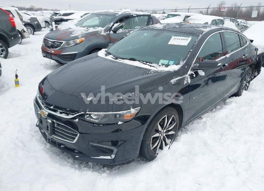 Photo 2 of 2018 Chevrolet Malibu LT (VIN 1G1ZD5ST5JF284944)