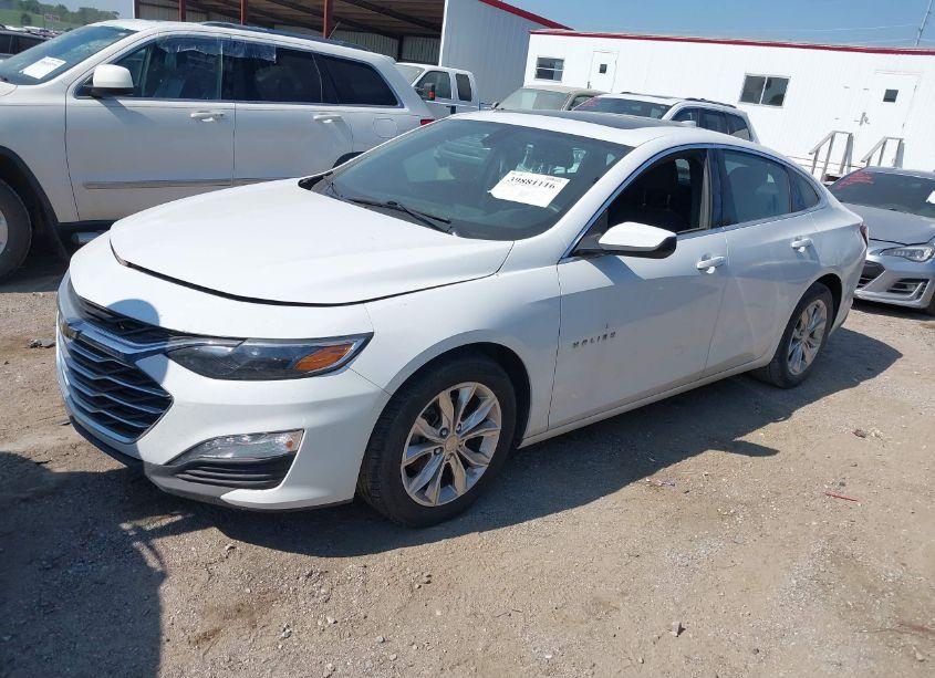 Photo 2 of 2019 Chevrolet Malibu LT (VIN 1G1ZD5ST5KF109823)