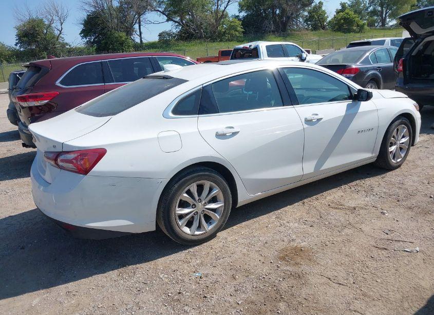 Photo 4 of 2019 Chevrolet Malibu LT (VIN 1G1ZD5ST5KF109823)