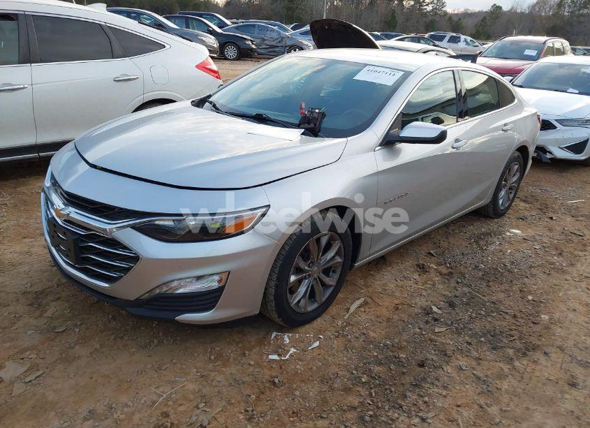 Photo 2 of 2019 Chevrolet Malibu LT (VIN 1G1ZD5ST5KF135564)
