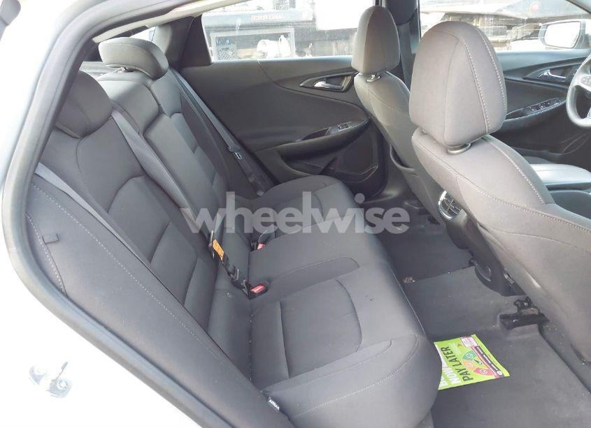 Photo 8 of 2019 Chevrolet Malibu LT (VIN 1G1ZD5ST5KF135564)