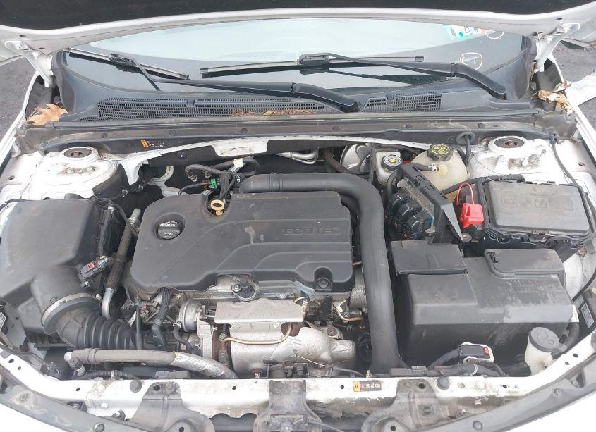 Photo 10 of 2019 Chevrolet Malibu LT (VIN 1G1ZD5ST5KF142059)