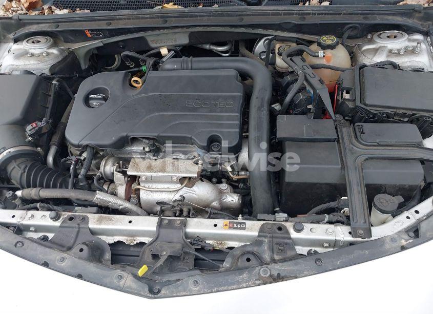 Photo 10 of 2019 Chevrolet Malibu LT (VIN 1G1ZD5ST5KF172288)