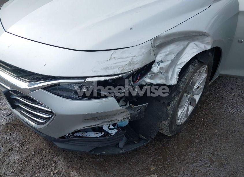 Photo 6 of 2019 Chevrolet Malibu LT (VIN 1G1ZD5ST5KF172288)