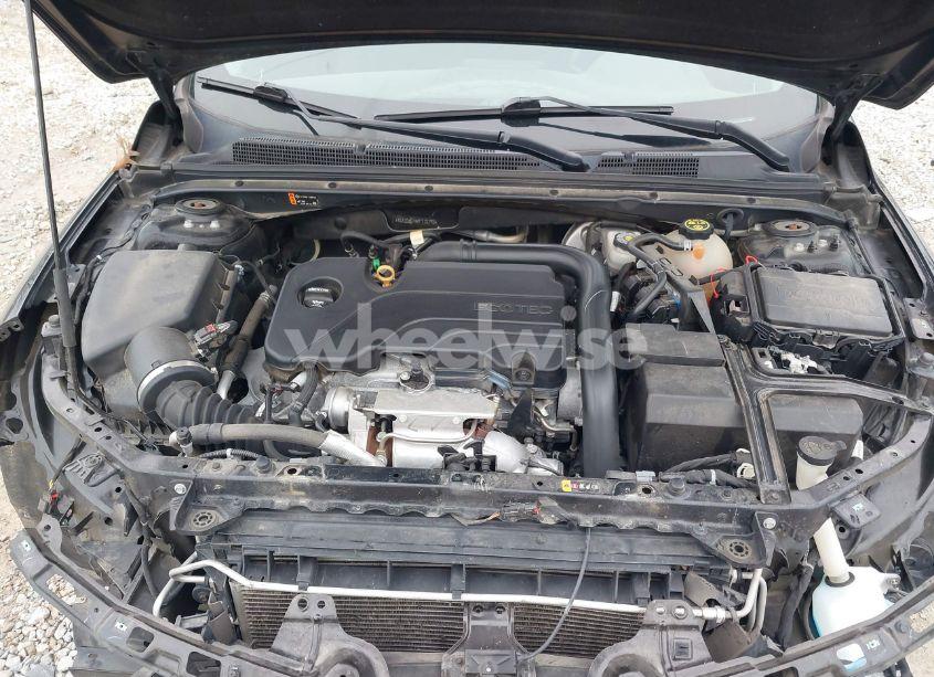 Photo 10 of 2019 Chevrolet Malibu LT (VIN 1G1ZD5ST5KF172792)