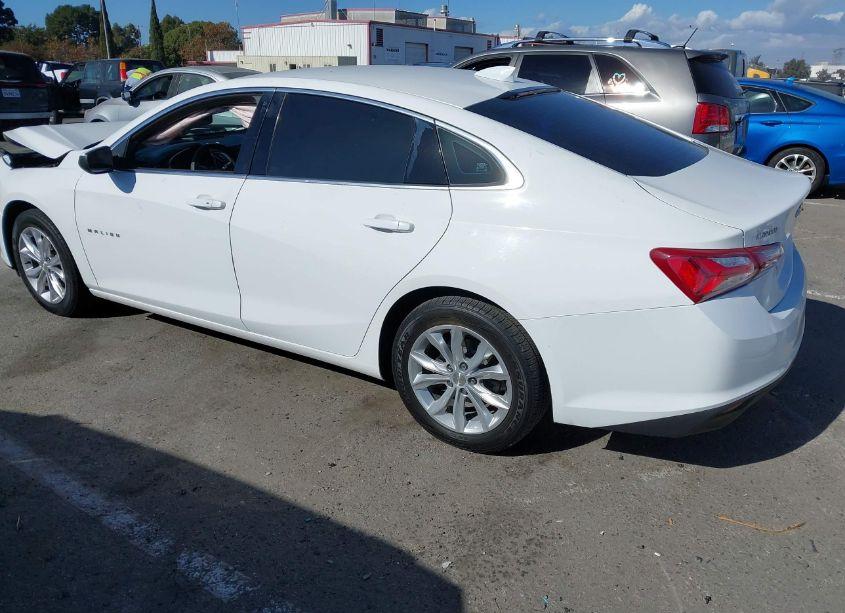 Photo 3 of 2019 Chevrolet Malibu LT (VIN 1G1ZD5ST5KF185767)