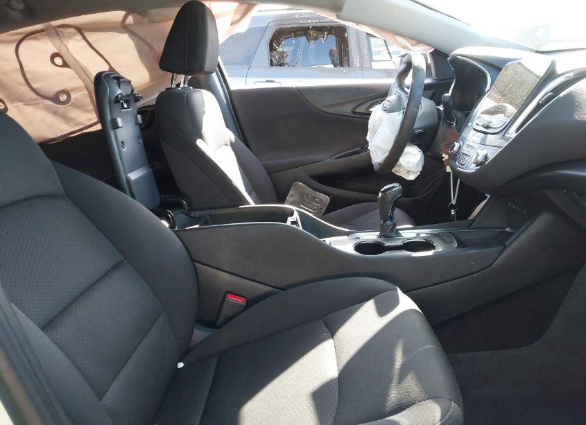 Photo 5 of 2019 Chevrolet Malibu LT (VIN 1G1ZD5ST5KF185767)