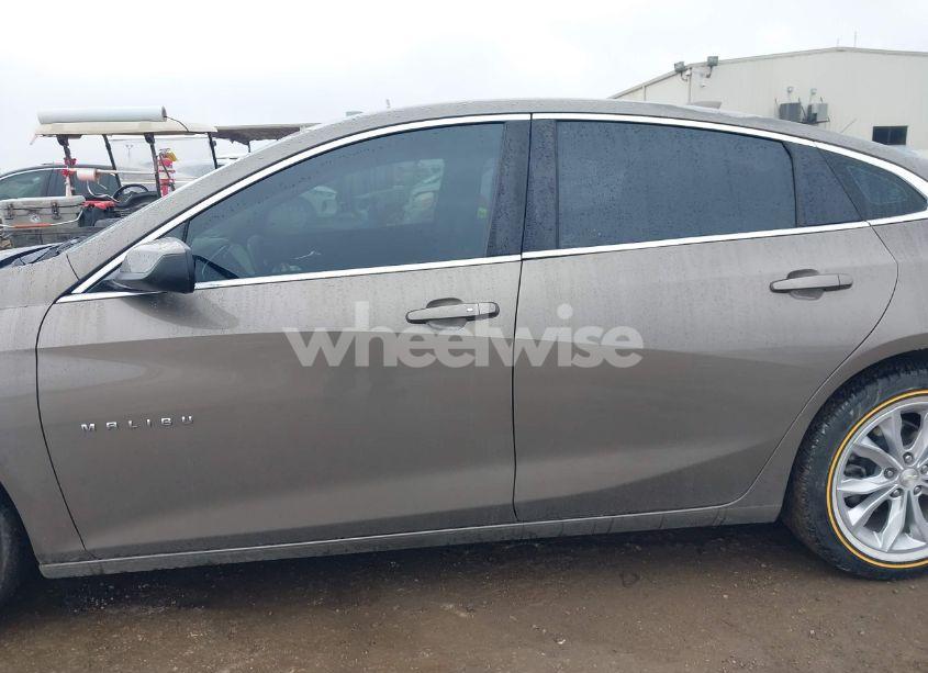 Photo 14 of 2020 Chevrolet Malibu FWD LT (VIN 1G1ZD5ST5LF004913)