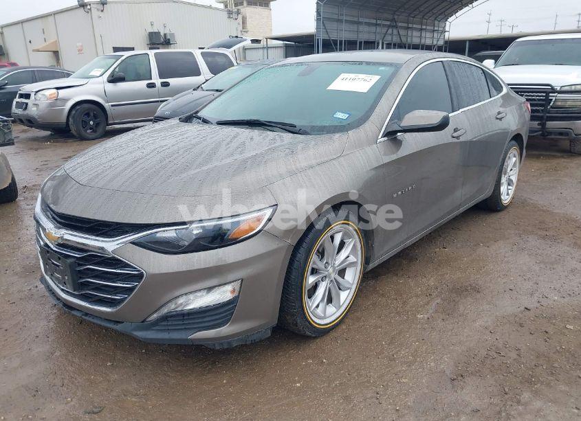 Photo 2 of 2020 Chevrolet Malibu FWD LT (VIN 1G1ZD5ST5LF004913)