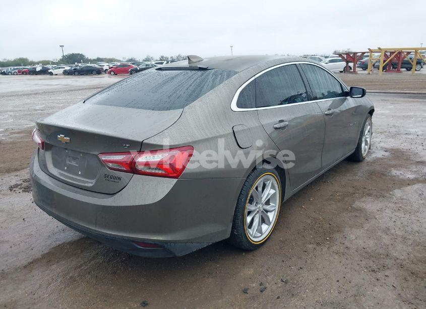 Photo 4 of 2020 Chevrolet Malibu FWD LT (VIN 1G1ZD5ST5LF004913)