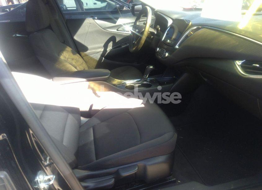 Photo 5 of 2020 Chevrolet Malibu FWD LT (VIN 1G1ZD5ST5LF009237)