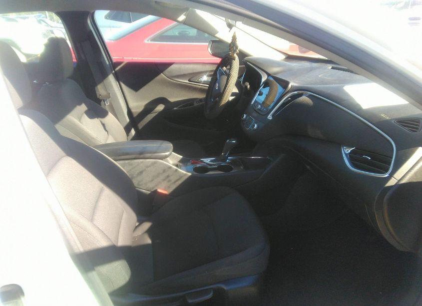 Photo 5 of 2020 Chevrolet Malibu FWD LT (VIN 1G1ZD5ST5LF054775)