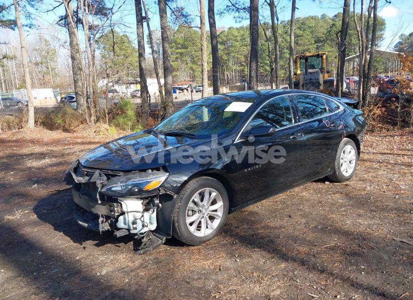 Photo 2 of 2020 Chevrolet Malibu FWD LT (VIN 1G1ZD5ST5LF055165)