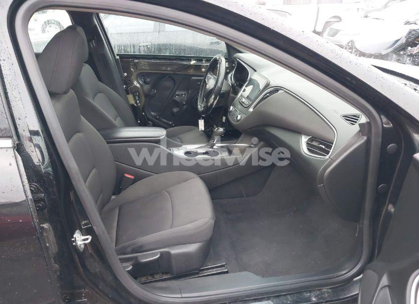 Photo 5 of 2020 Chevrolet Malibu FWD LT (VIN 1G1ZD5ST5LF092023)