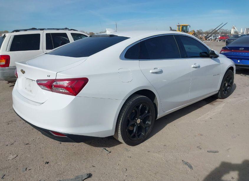 Photo 4 of 2020 Chevrolet Malibu FWD LT (VIN 1G1ZD5ST5LF097805)