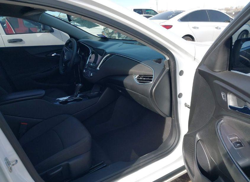 Photo 5 of 2020 Chevrolet Malibu FWD LT (VIN 1G1ZD5ST5LF097805)