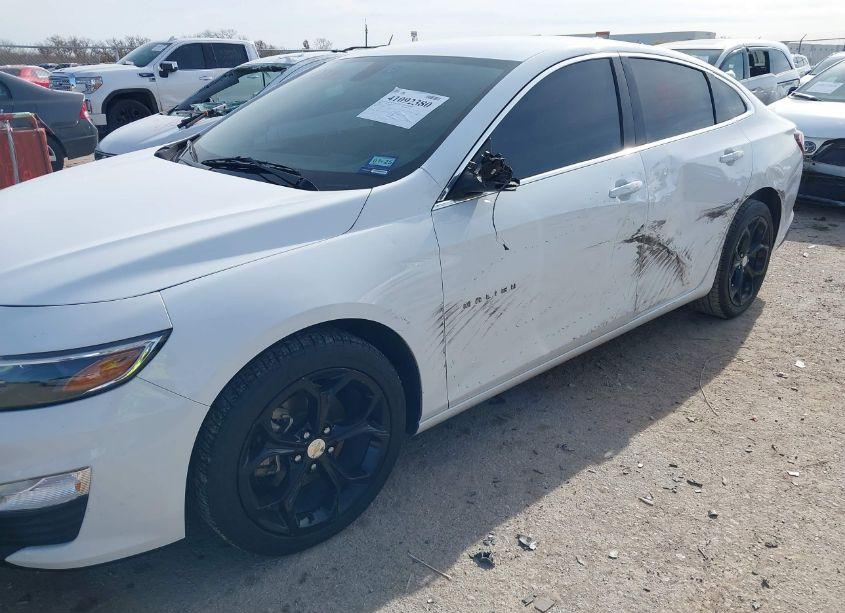 Photo 6 of 2020 Chevrolet Malibu FWD LT (VIN 1G1ZD5ST5LF097805)