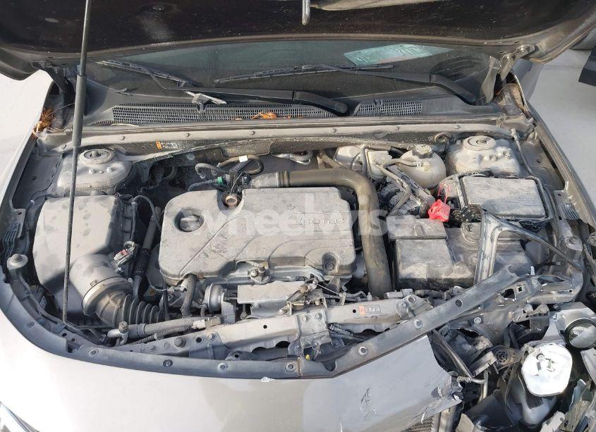 Photo 10 of 2020 Chevrolet Malibu FWD LT (VIN 1G1ZD5ST5LF100492)