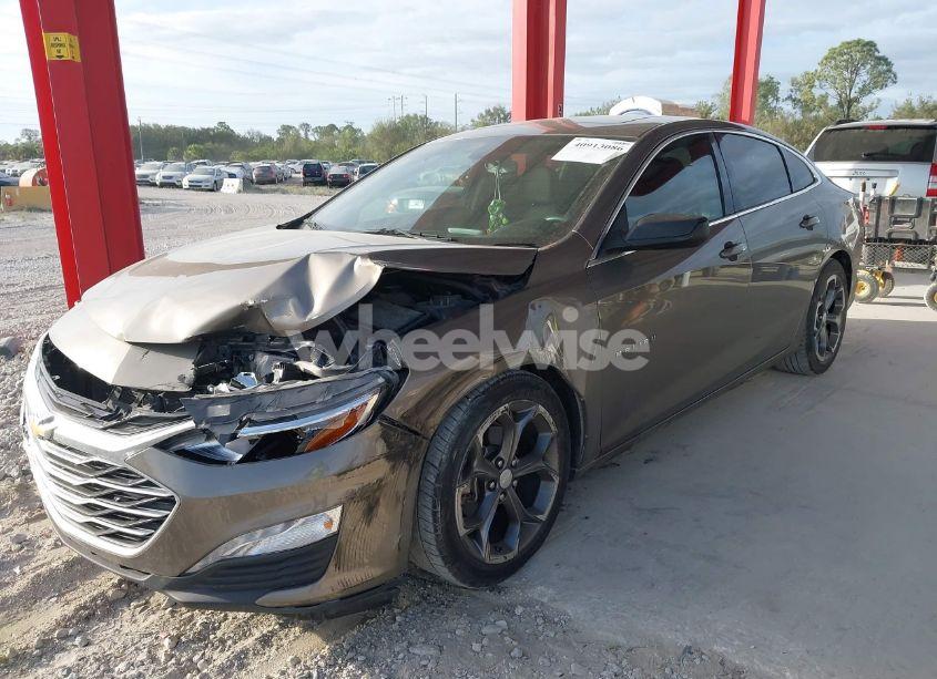 Photo 2 of 2020 Chevrolet Malibu FWD LT (VIN 1G1ZD5ST5LF100492)